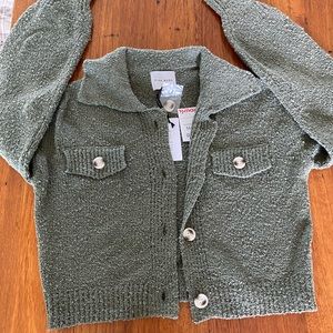 Cardigan sweater with pockets in the front